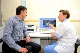 Photo: Examen d'un patient diabétique