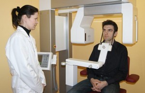 Photo: tomodensitométrie avant implantation