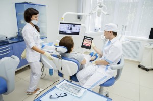 Photo: Examen du patient avant la chirurgie