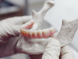 Photo: Fabrication de couronnes en laboratoire